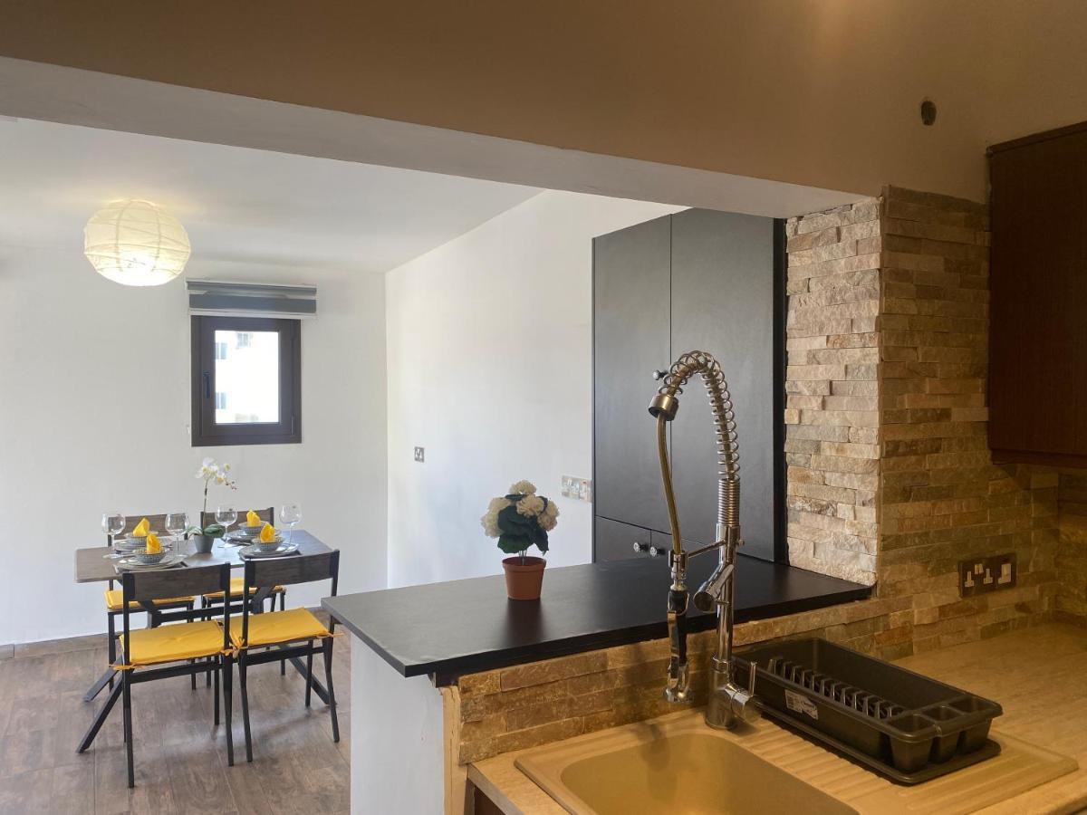 Philip Spacious Apartment リマソール エクステリア 写真